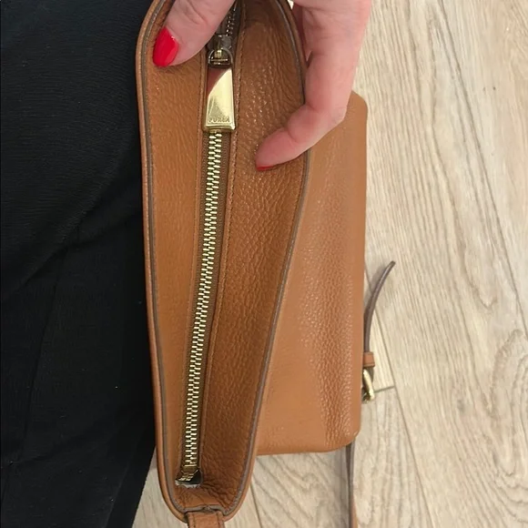 Furla Tan Crossbody Bag Minimalist Design - Picture 3 of 6